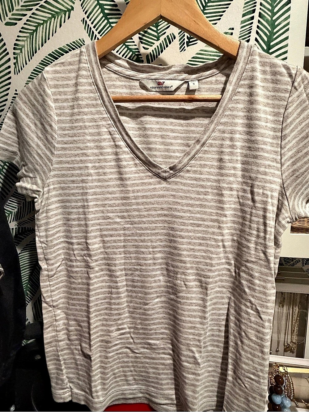vineyard vines Striped V-Neck Cotton Tee Gray & White Small